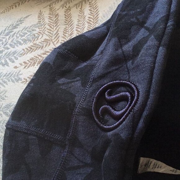 Lululemon Scuba Hoodie II Floral (Inkwell Cotton) Fleece Sweater Size 10 - Picture 2 of 8